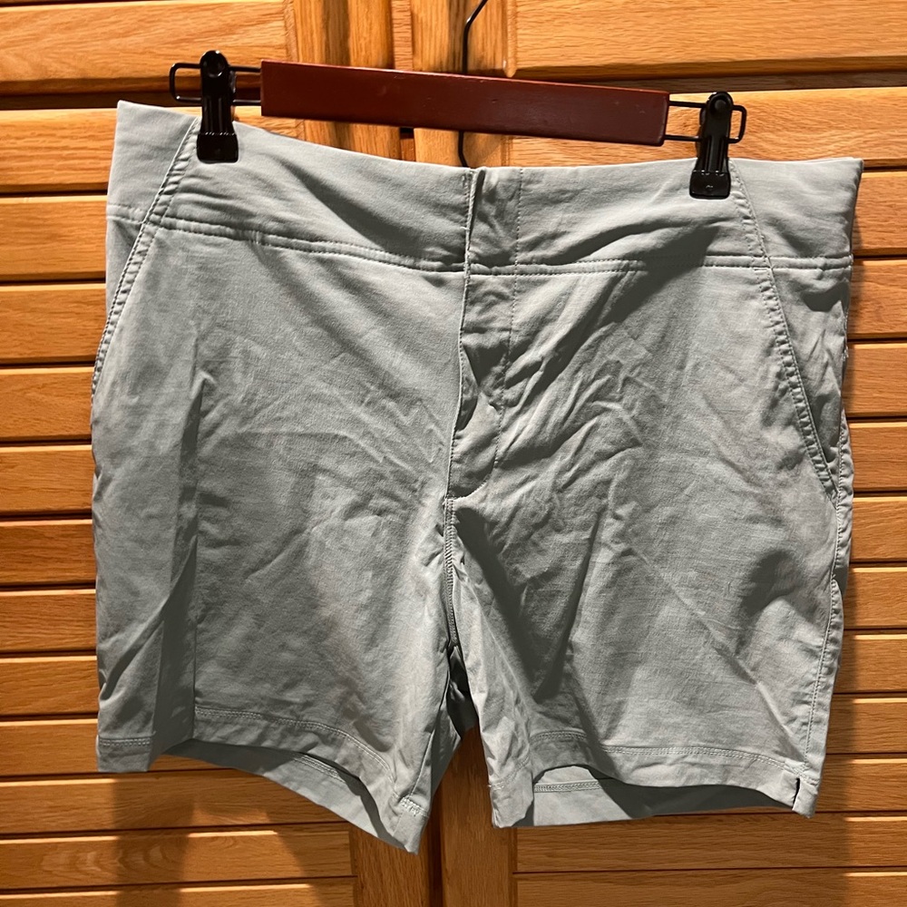 Womens Columbia shorts NWOT
